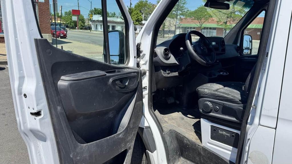 used 2021 Mercedes-Benz Sprinter 2500 car, priced at $31,995