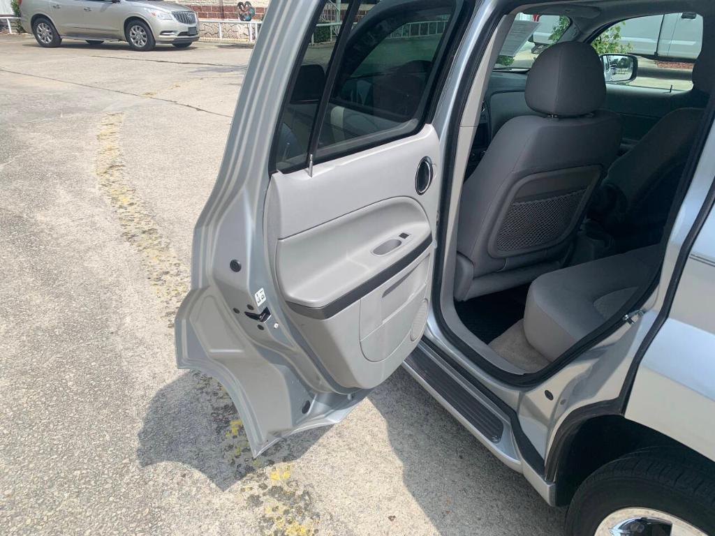 used 2009 Chevrolet HHR car, priced at $6,995