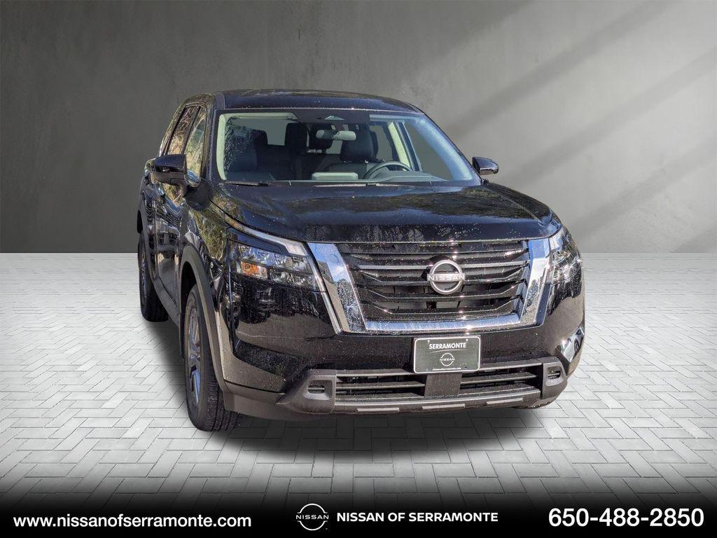 new 2025 Nissan Pathfinder car, priced at $30,975