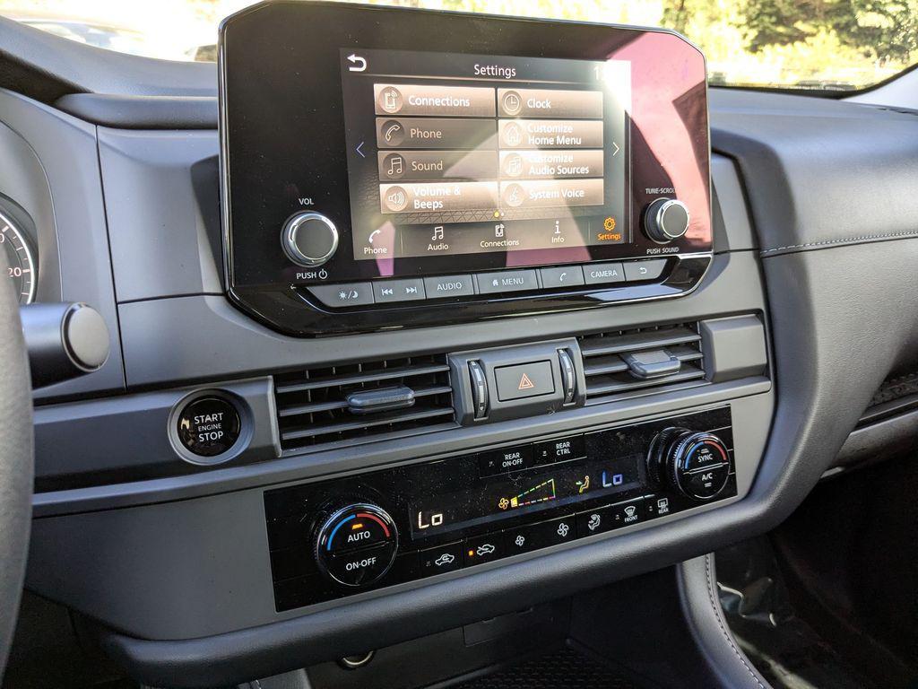 new 2025 Nissan Pathfinder car, priced at $30,975