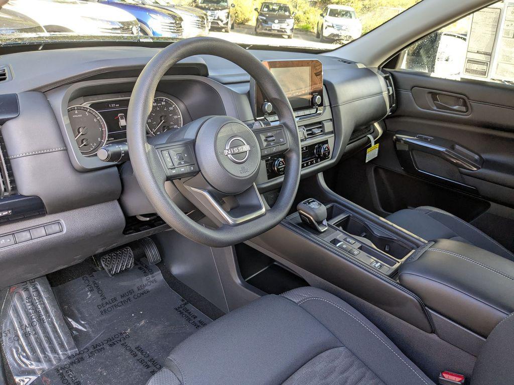 new 2025 Nissan Pathfinder car, priced at $30,975