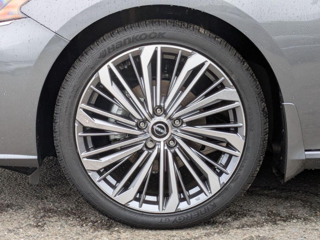 new 2025 Nissan Altima car, priced at $34,085