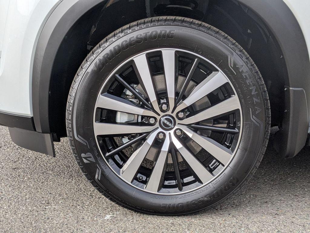 new 2025 Nissan Pathfinder car, priced at $46,061