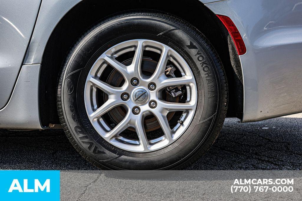 used 2024 Chrysler Pacifica car, priced at $25,320