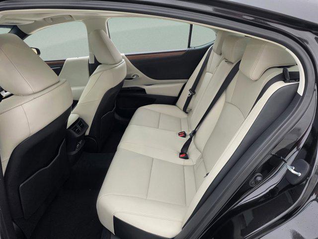new 2025 Lexus ES 350 car, priced at $49,264