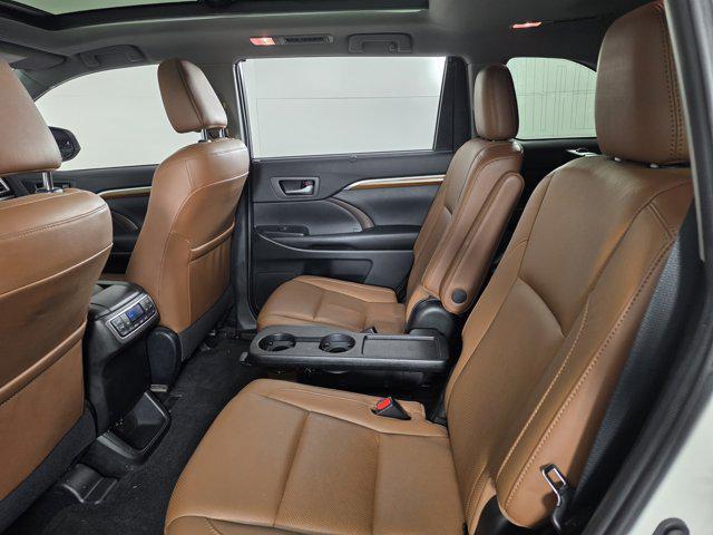 used 2019 Toyota Highlander car, priced at $25,890