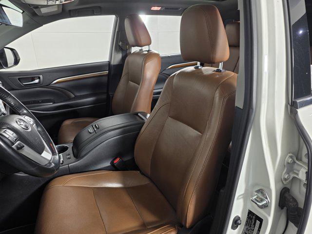 used 2019 Toyota Highlander car, priced at $25,890