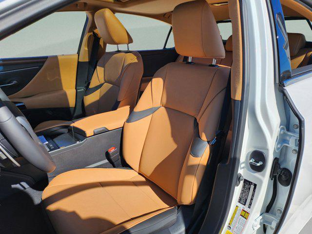 new 2025 Lexus ES 350 car, priced at $49,764