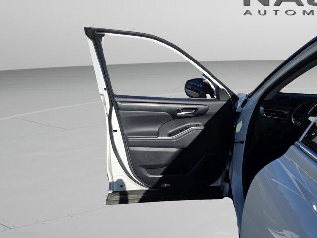 used 2021 Toyota Highlander car, priced at $29,930