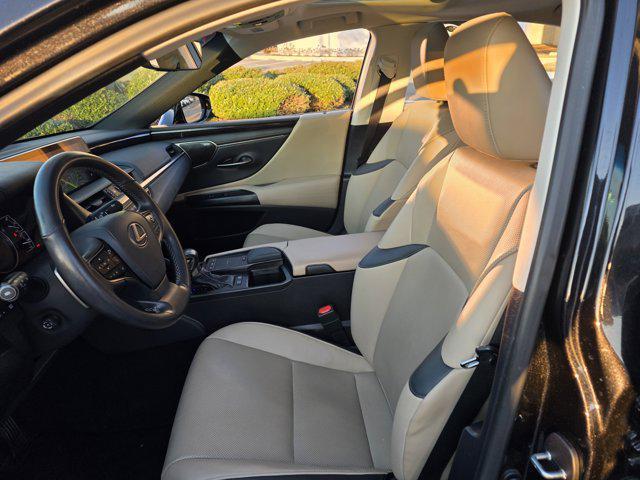 used 2021 Lexus ES 300h car, priced at $31,956