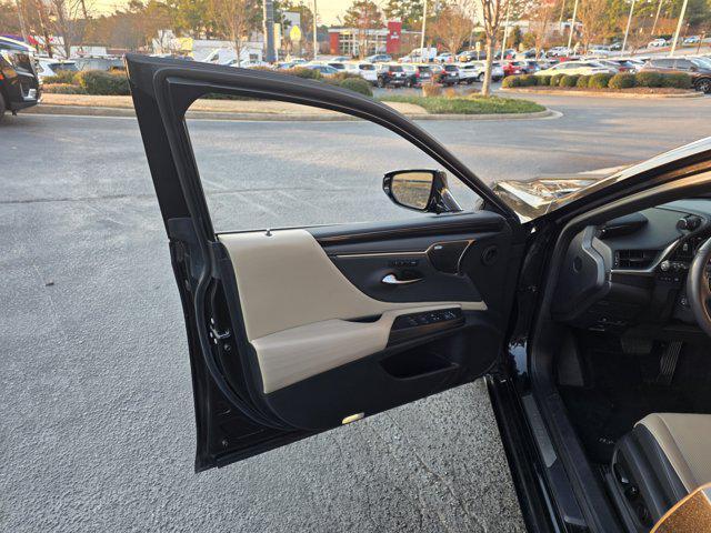 used 2021 Lexus ES 300h car, priced at $31,956