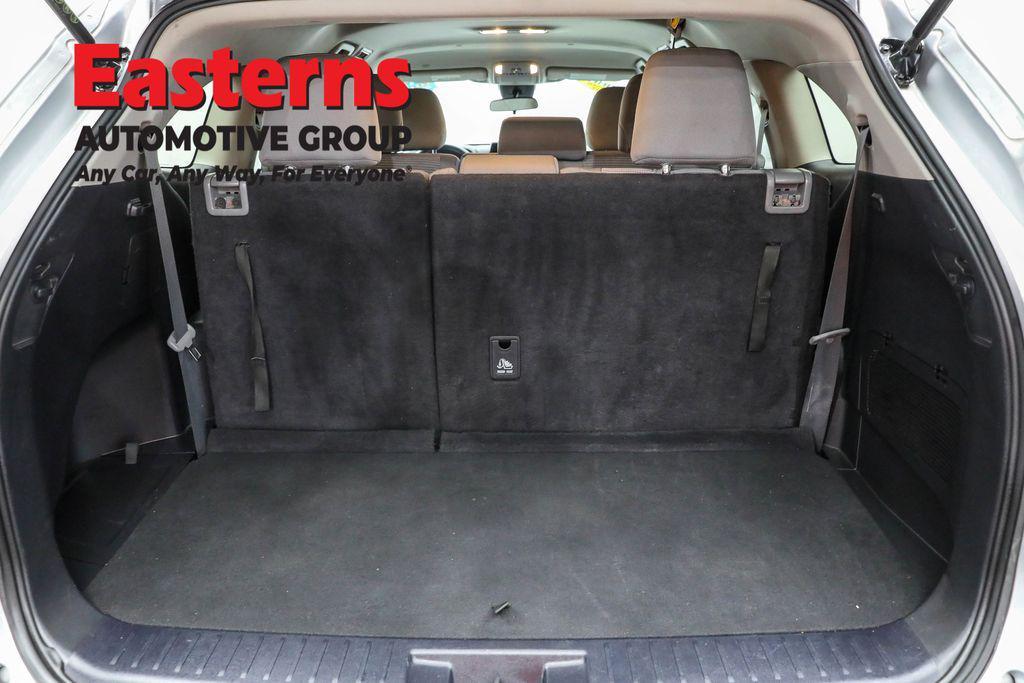 used 2022 Toyota Highlander car, priced at $27,950