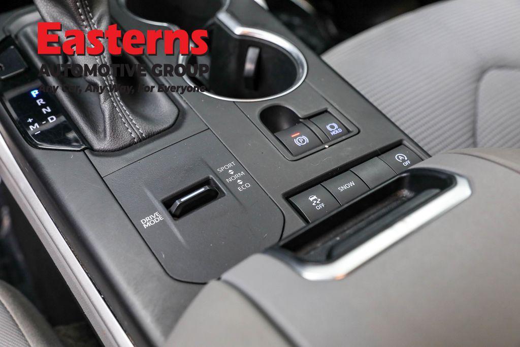 used 2022 Toyota Highlander car, priced at $27,950