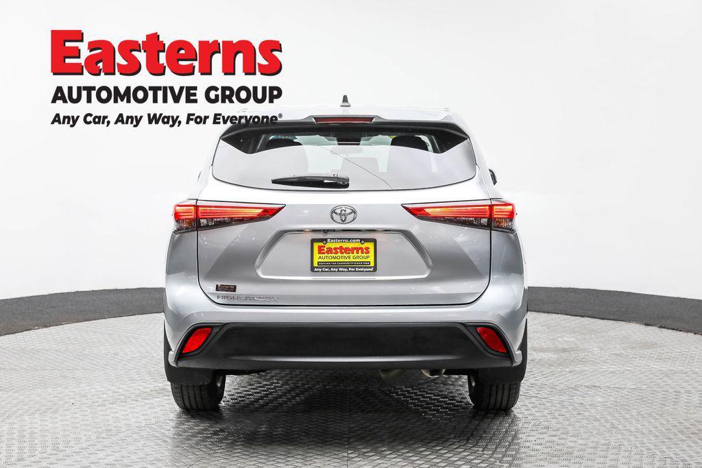 used 2022 Toyota Highlander car, priced at $27,950