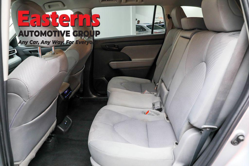 used 2022 Toyota Highlander car, priced at $27,950