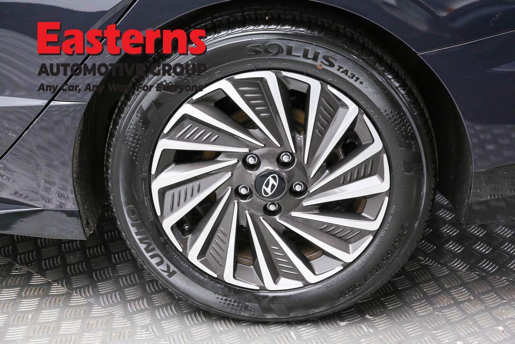 used 2025 Hyundai Sonata Hybrid car, priced at $24,175