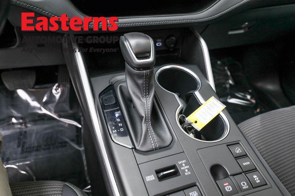 used 2024 Toyota Highlander car, priced at $31,490