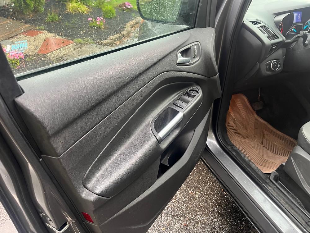 used 2013 Ford Escape car, priced at $5,995