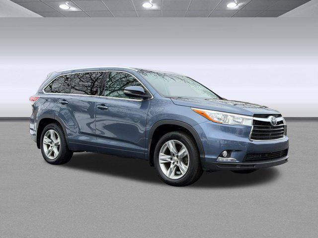 used 2015 Toyota Highlander car, priced at $16,899