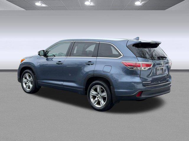 used 2015 Toyota Highlander car, priced at $16,899