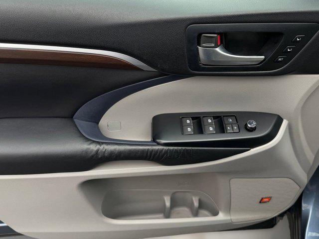 used 2015 Toyota Highlander car, priced at $16,899