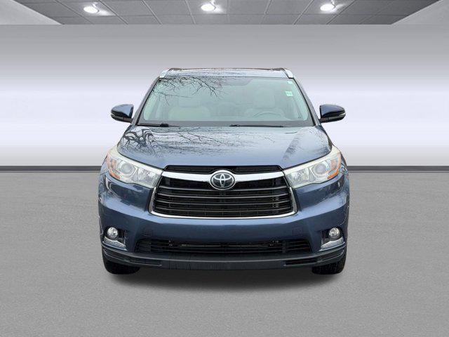 used 2015 Toyota Highlander car, priced at $16,899