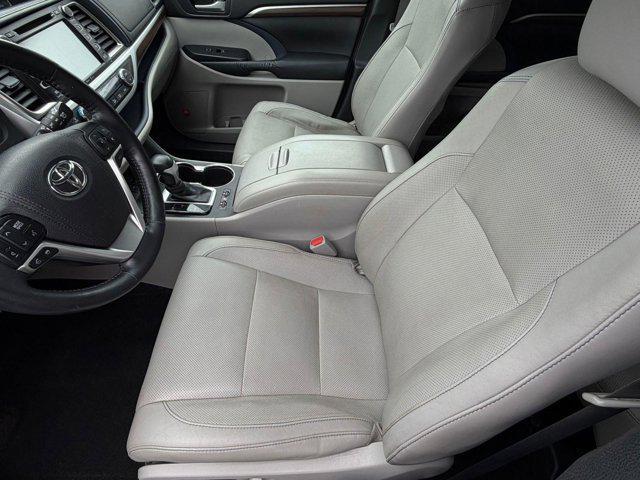 used 2015 Toyota Highlander car, priced at $16,899