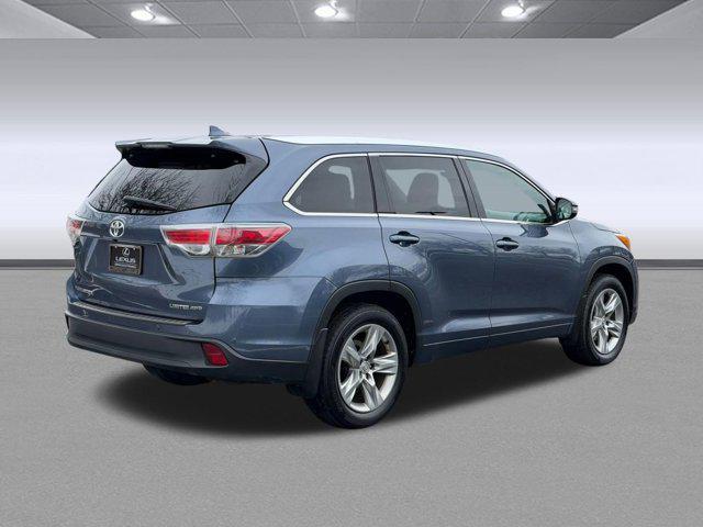 used 2015 Toyota Highlander car, priced at $16,899