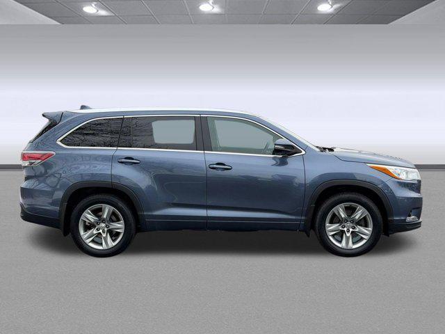 used 2015 Toyota Highlander car, priced at $16,899