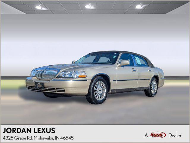 used 2004 Lincoln Town Car car, priced at $4,397
