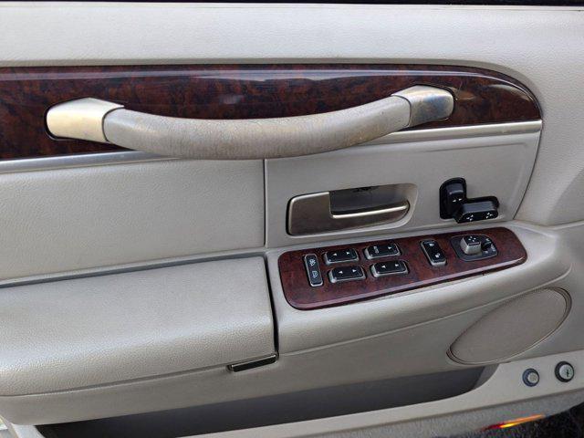 used 2004 Lincoln Town Car car, priced at $4,999