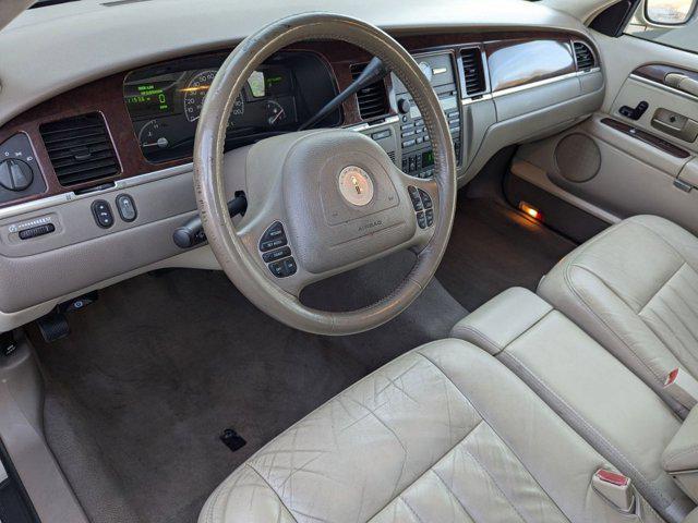 used 2004 Lincoln Town Car car, priced at $4,999