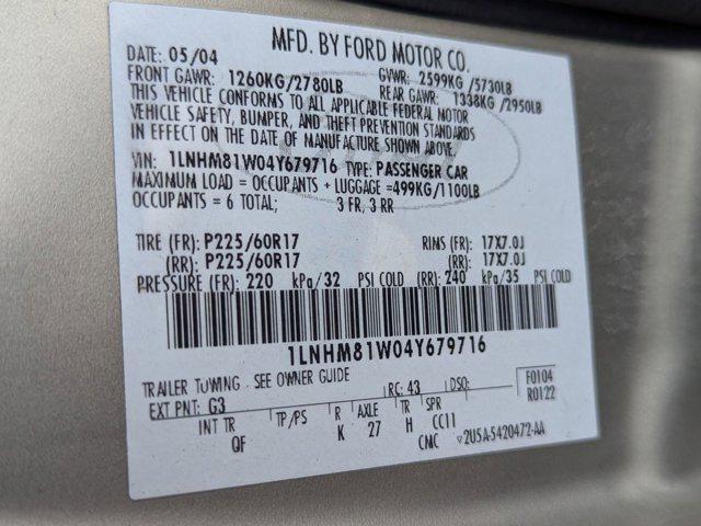 used 2004 Lincoln Town Car car, priced at $4,999