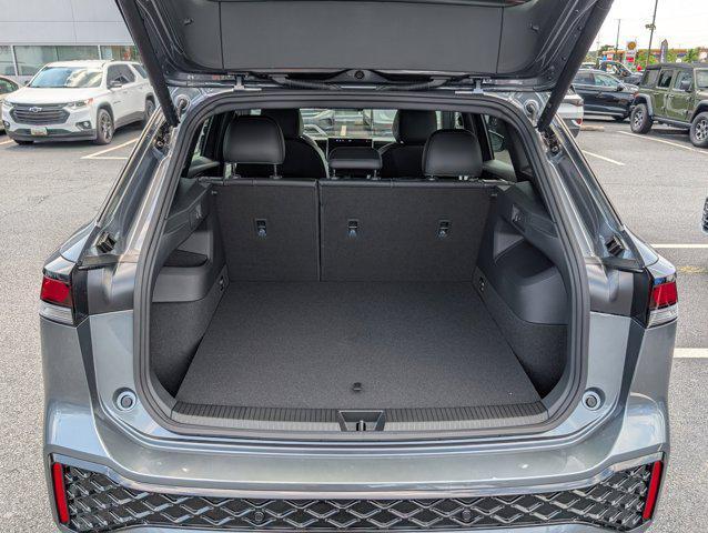 new 2025 Volkswagen Tiguan car, priced at $33,083