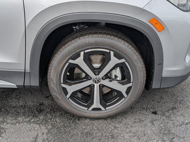 new 2025 Volkswagen Tiguan car, priced at $32,999