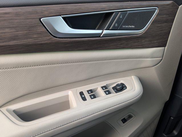 new 2026 Volkswagen Atlas car, priced at $53,429