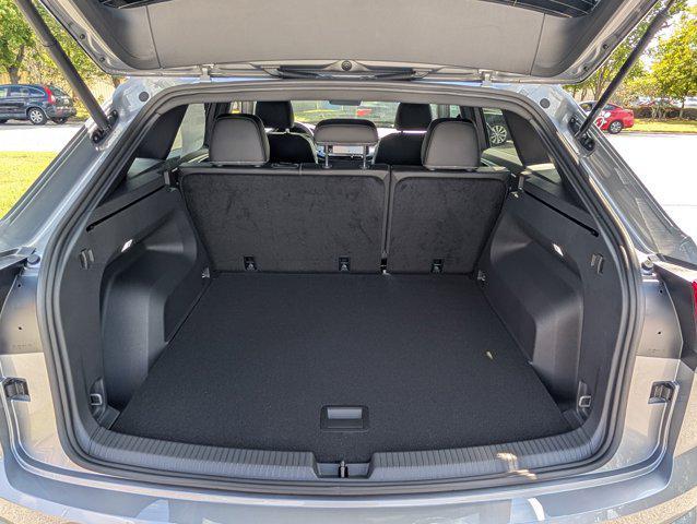 new 2026 Volkswagen Atlas Cross Sport car, priced at $38,266