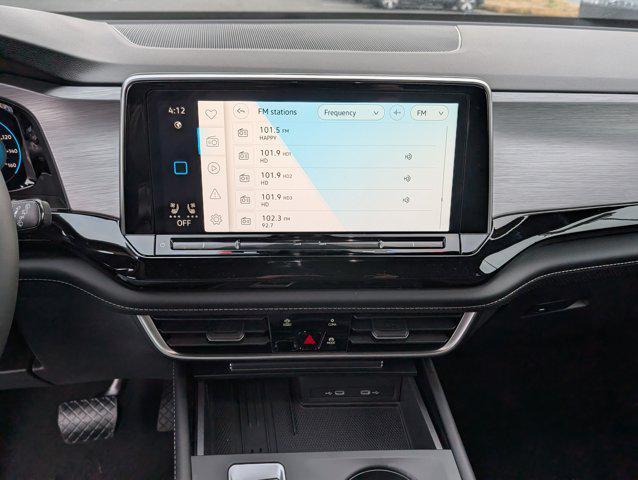 new 2026 Volkswagen Atlas Cross Sport car, priced at $40,181