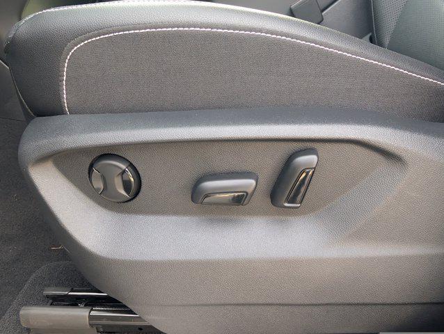 new 2026 Volkswagen Atlas car, priced at $43,693