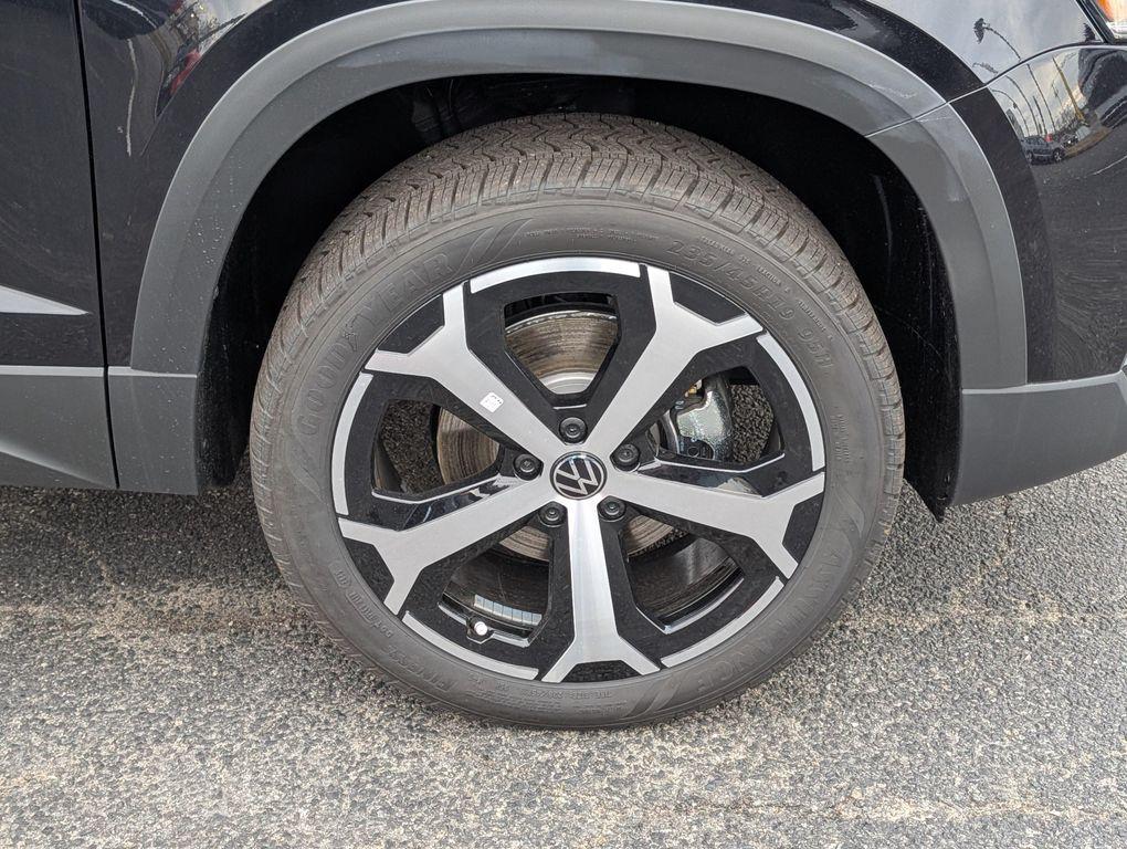 new 2026 Volkswagen Taos car, priced at $37,657