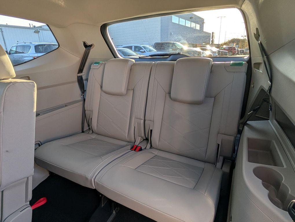 new 2026 Volkswagen Atlas car, priced at $45,652