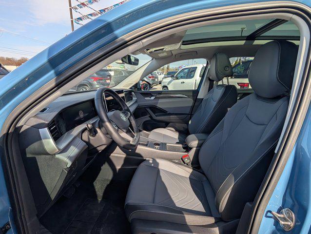 used 2025 Volkswagen Tiguan car, priced at $30,333