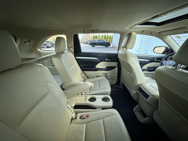 used 2019 Toyota Highlander car, priced at $24,895