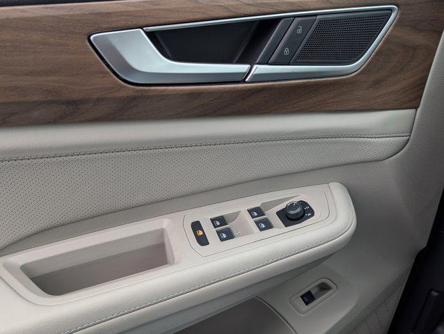 new 2026 Volkswagen Atlas car, priced at $43,618