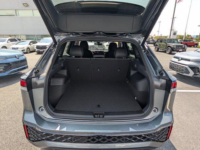 new 2025 Volkswagen Tiguan car, priced at $33,750