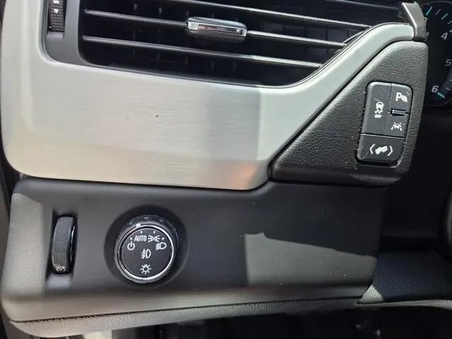 used 2017 GMC Yukon car, priced at $12,850
