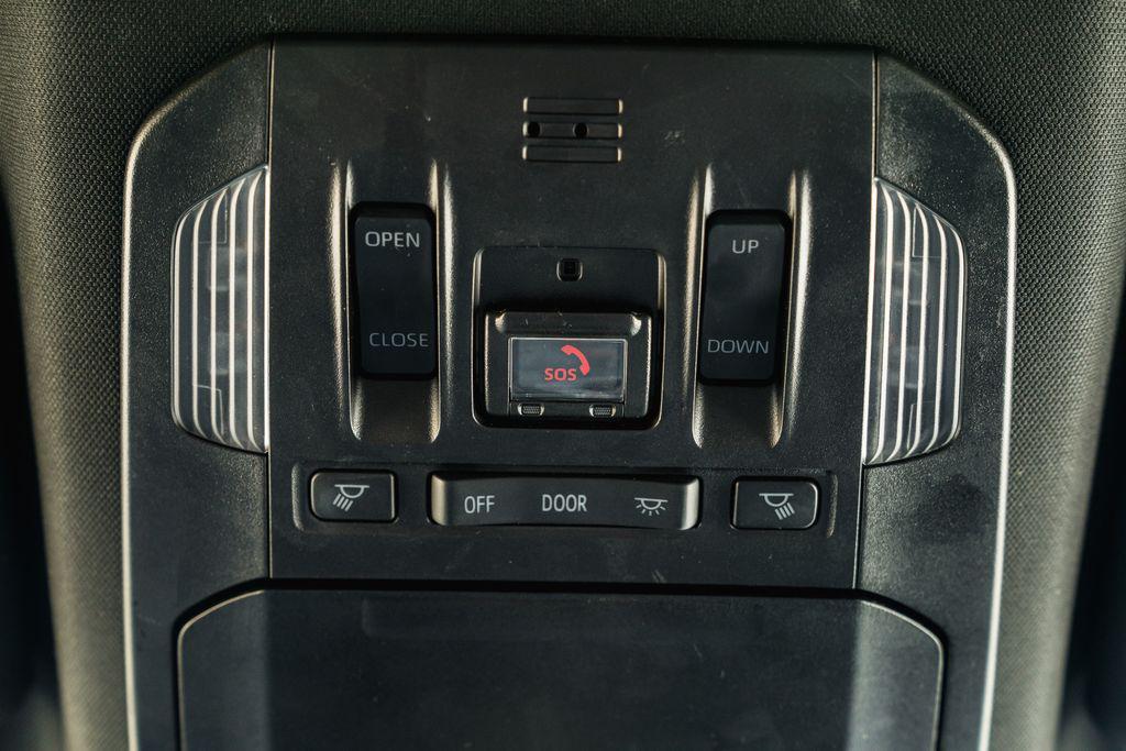 used 2023 Toyota Highlander car, priced at $38,950