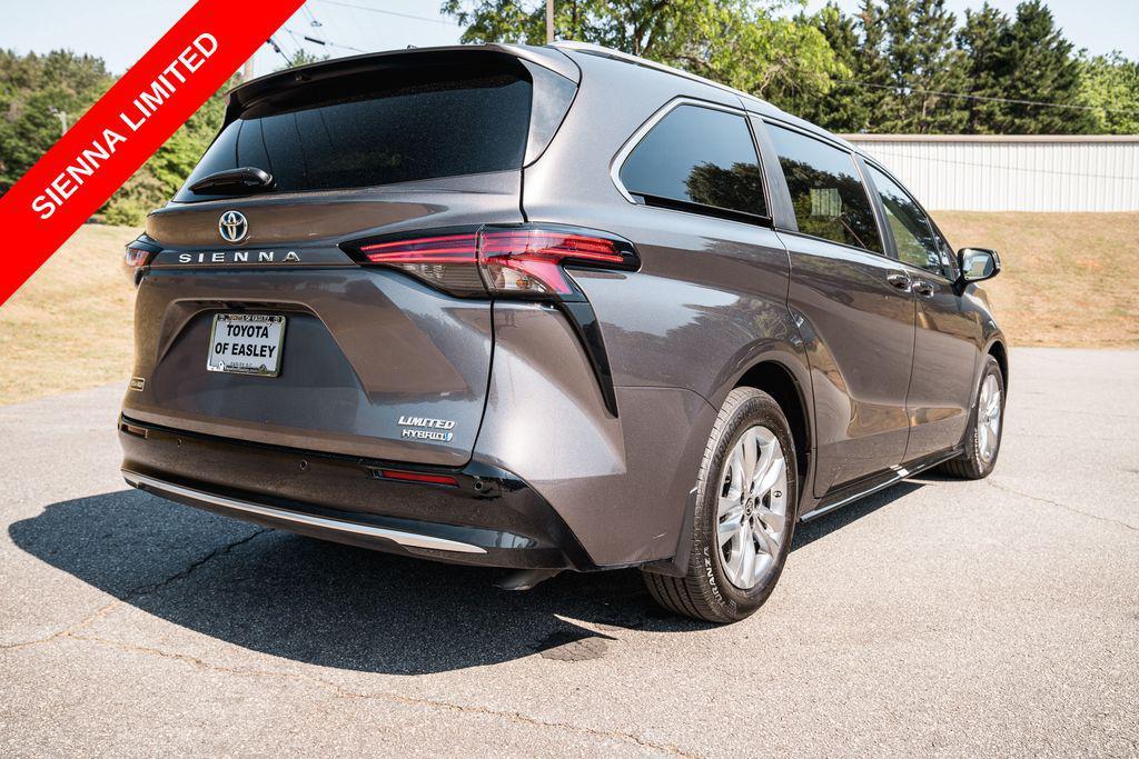 used 2023 Toyota Sienna car, priced at $46,950