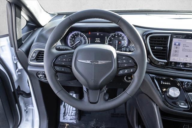 used 2025 Chrysler Pacifica car, priced at $35,451