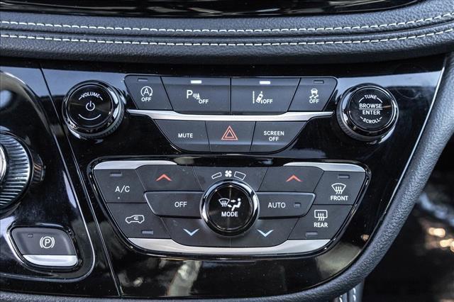 used 2025 Chrysler Pacifica car, priced at $35,451